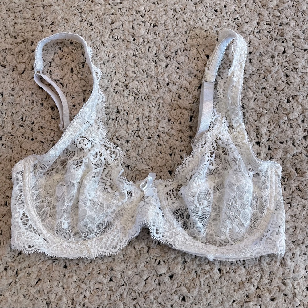 NWOT white lace bra